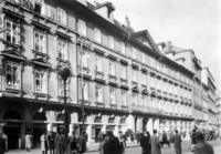 Foto z roku 1936 před přístavbou dalšího patra