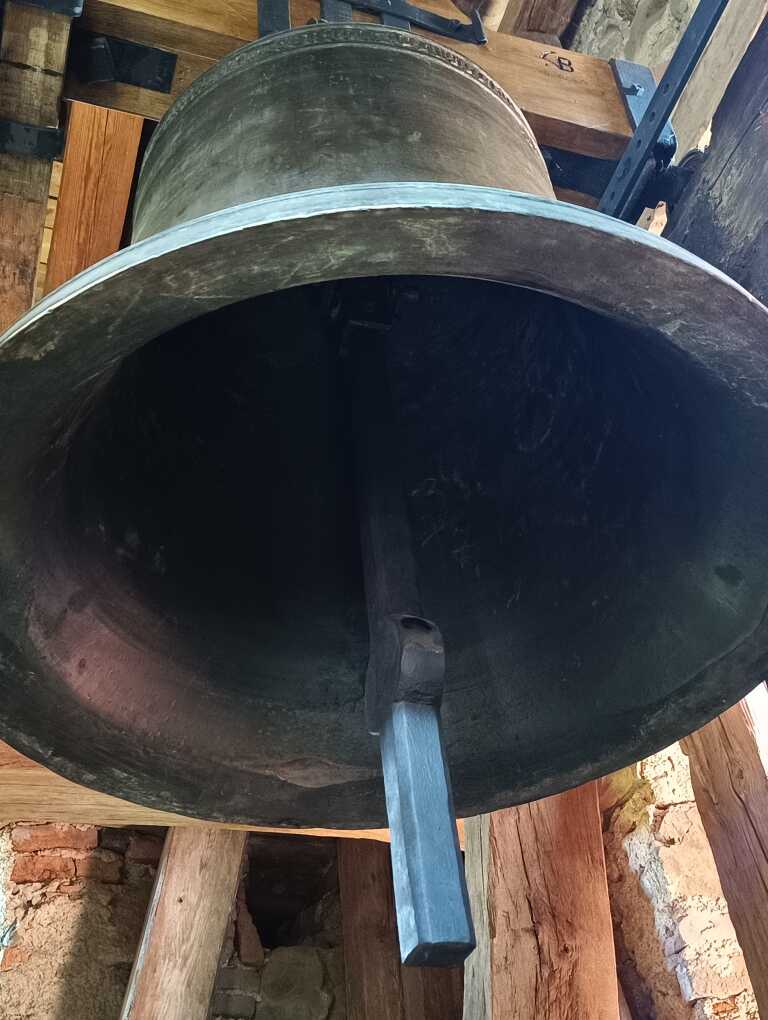 Zvon z roku 1498.