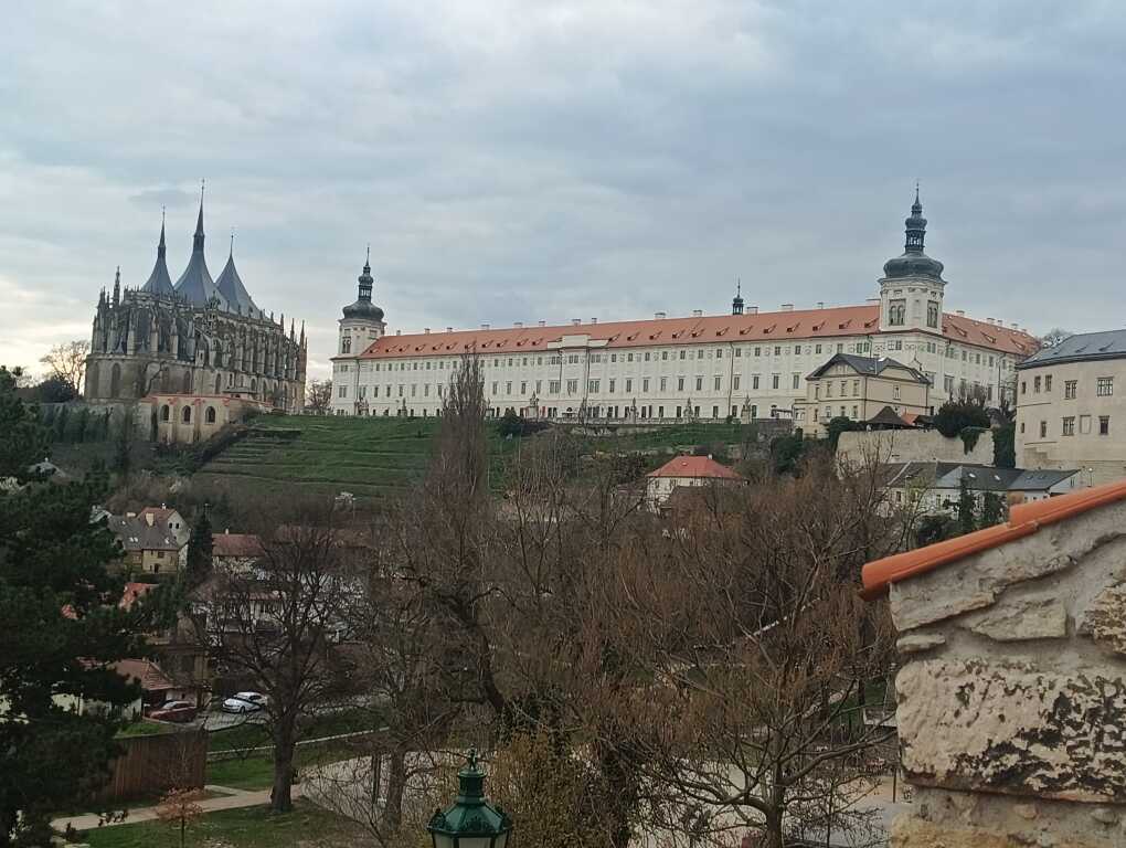 Chrám sv. Barbory, Jezuitská kolej.