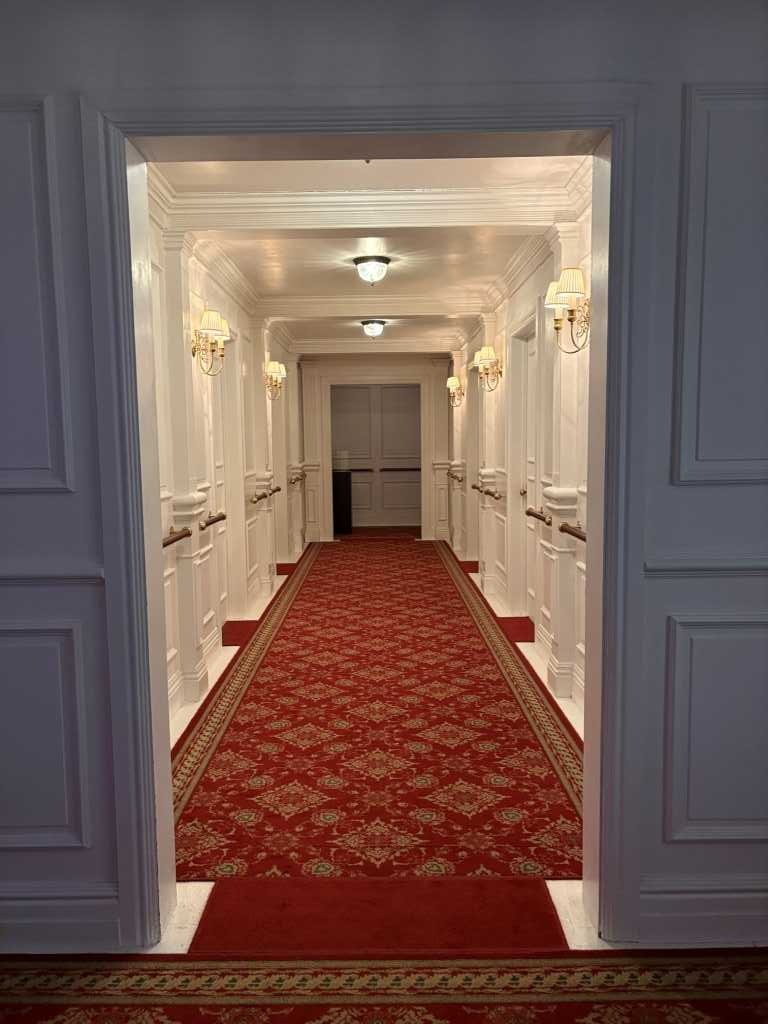 Vstup ke kajutám v 1. třídě.