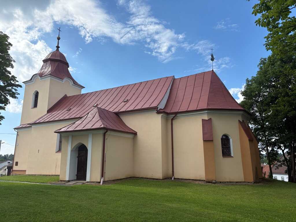 Filiální kostel sv. Markéty v Dolní Bobrové.
