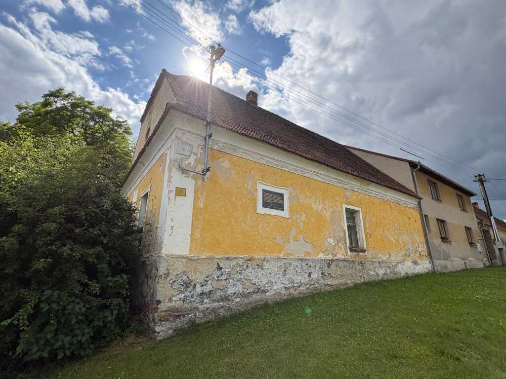 Bývalá tvrz - č.p. 7.