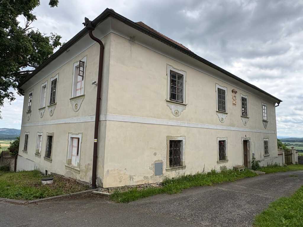 Bývalý špitál v Čížové.